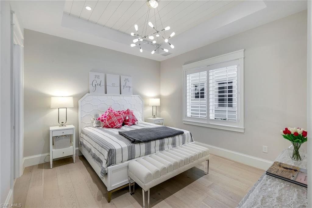 1463 2nd AVE S, NAPLES FL 34102-16