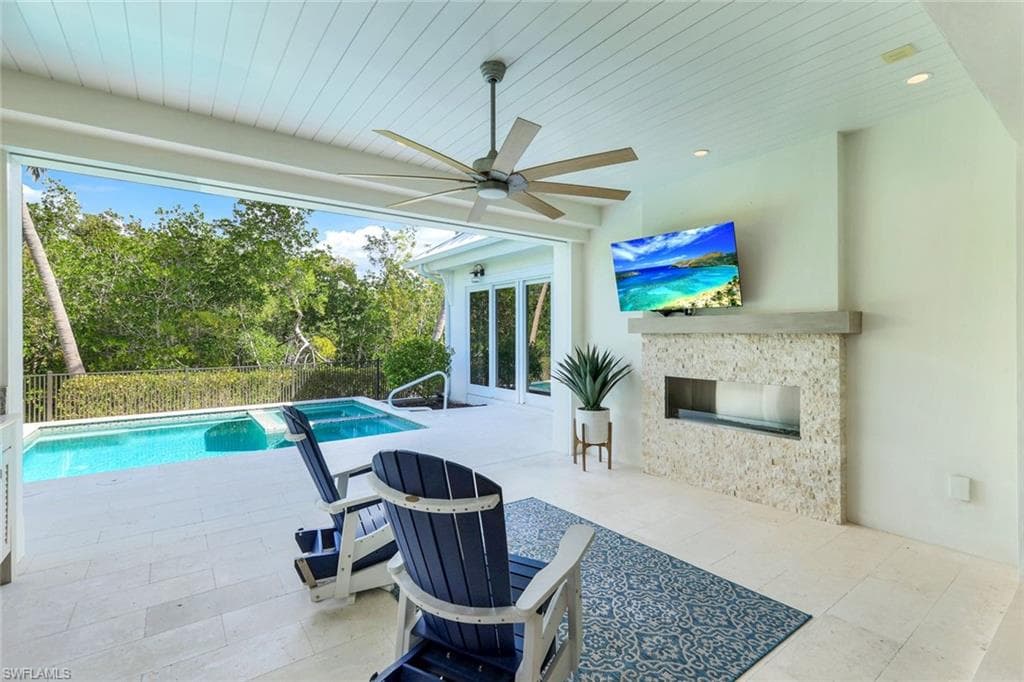 1463 2nd AVE S, NAPLES FL 34102-21