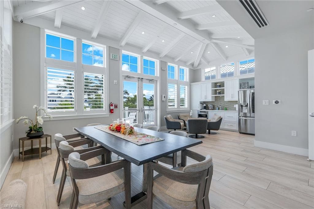 1463 2nd AVE S, NAPLES FL 34102-33