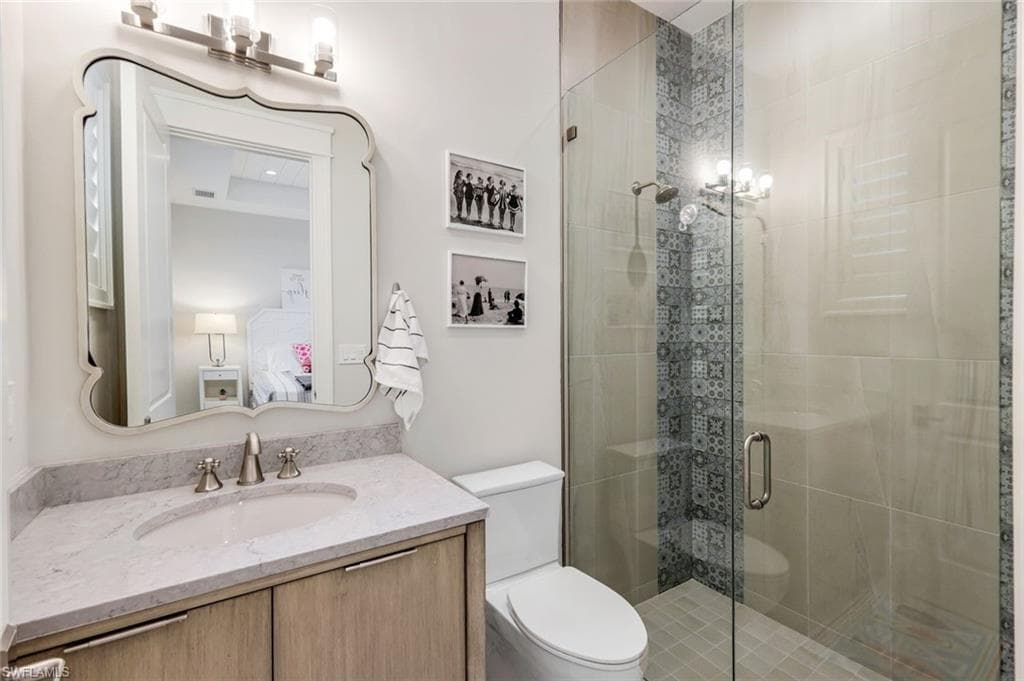 1463 2nd AVE S, NAPLES FL 34102-17