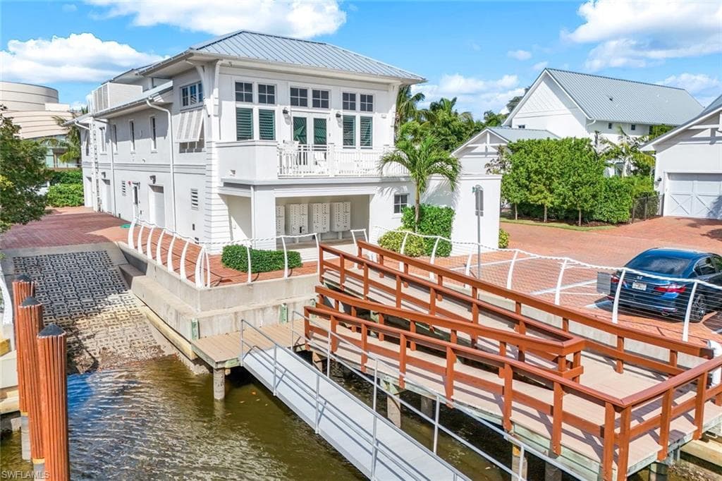 1463 2nd AVE S, NAPLES FL 34102-36