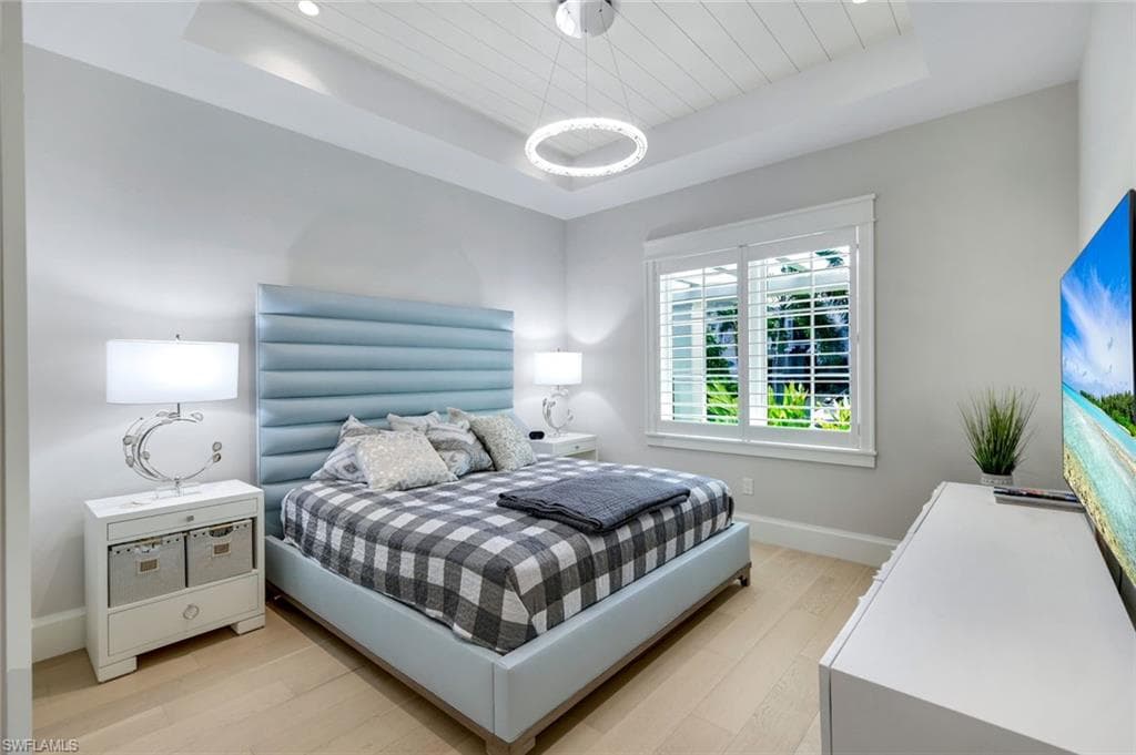 1463 2nd AVE S, NAPLES FL 34102-18