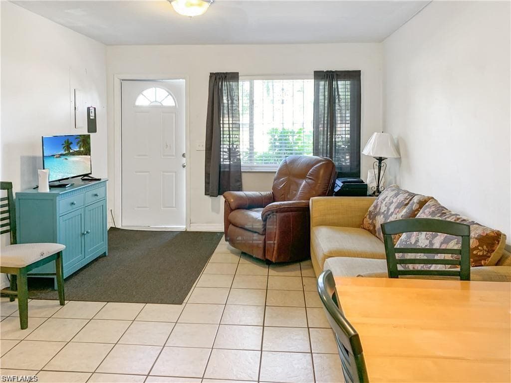 2748 Orange ST, FORT MYERS FL 33916-12