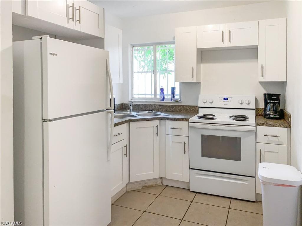 2748 Orange ST, FORT MYERS FL 33916-8