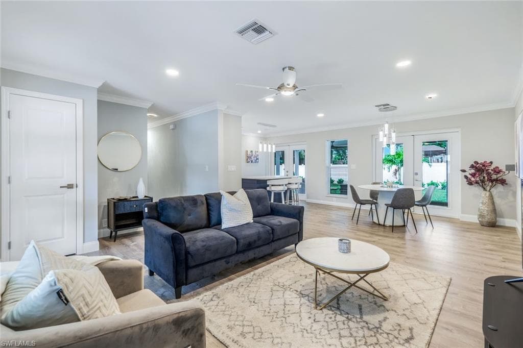 975 22nd AVE N, NAPLES FL 34103-5