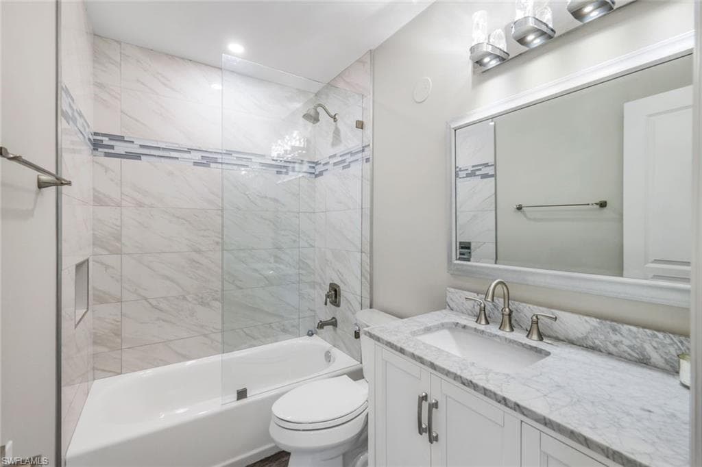 975 22nd AVE N, NAPLES FL 34103-16