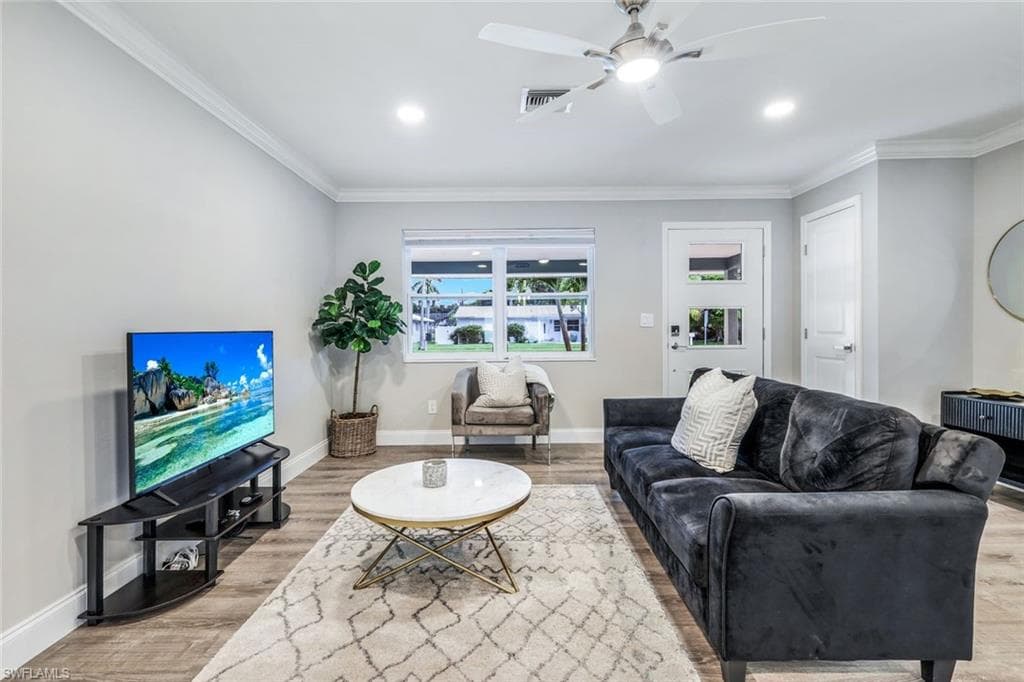 975 22nd AVE N, NAPLES FL 34103-6