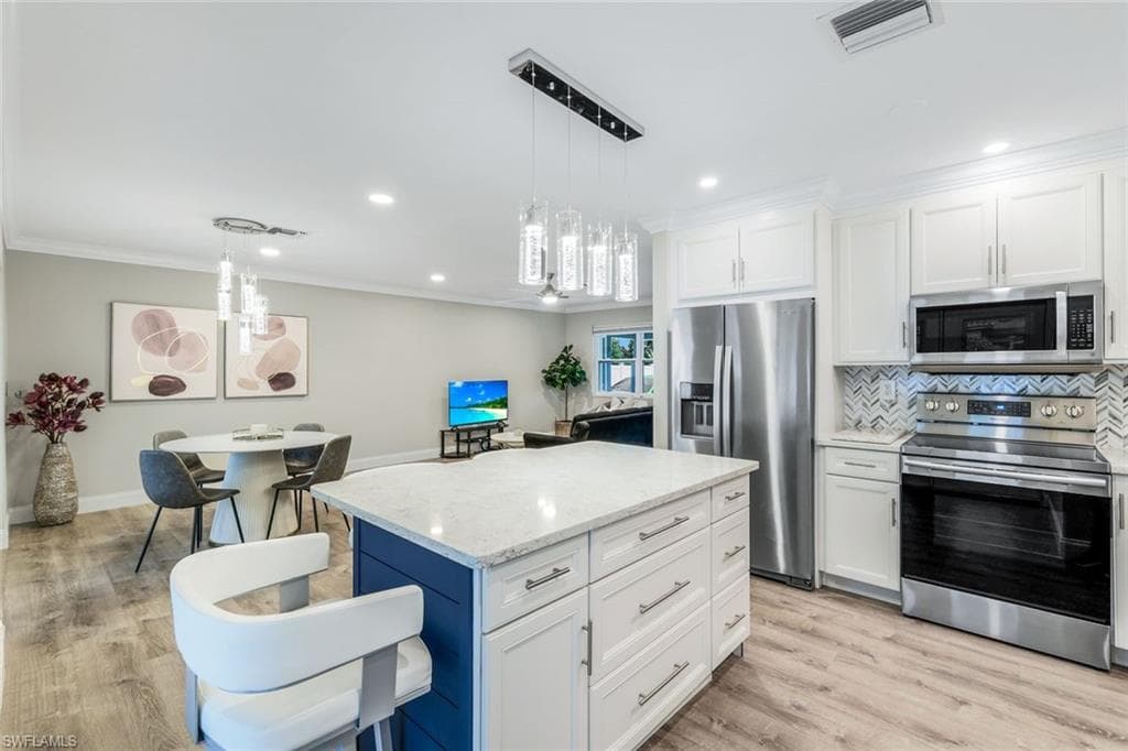 975 22nd AVE N, NAPLES FL 34103-9