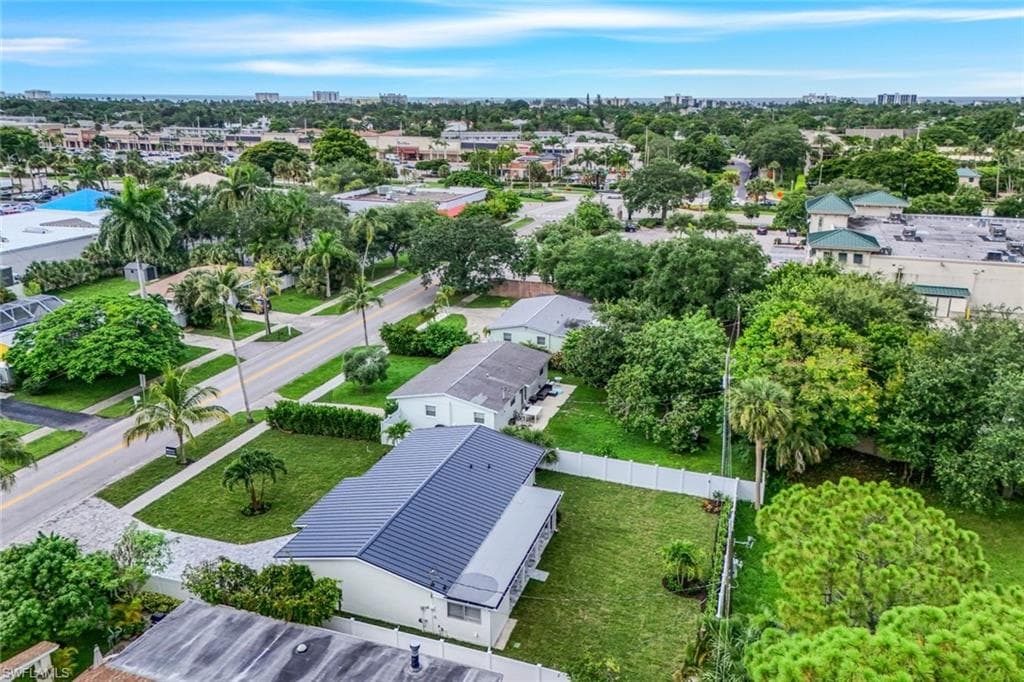 975 22nd AVE N, NAPLES FL 34103-28