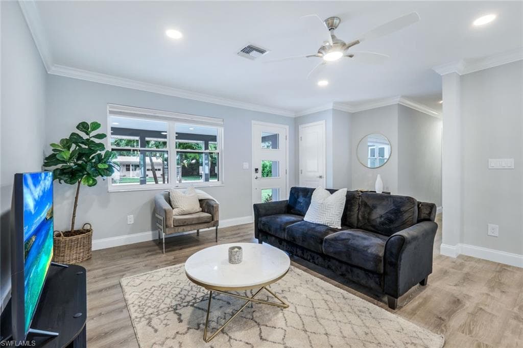 975 22nd AVE N, NAPLES FL 34103-3