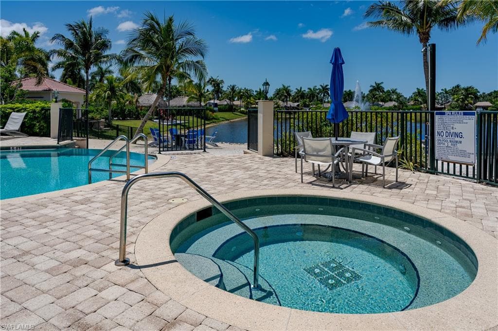 13565 Snapper LN, NAPLES FL 34114-39