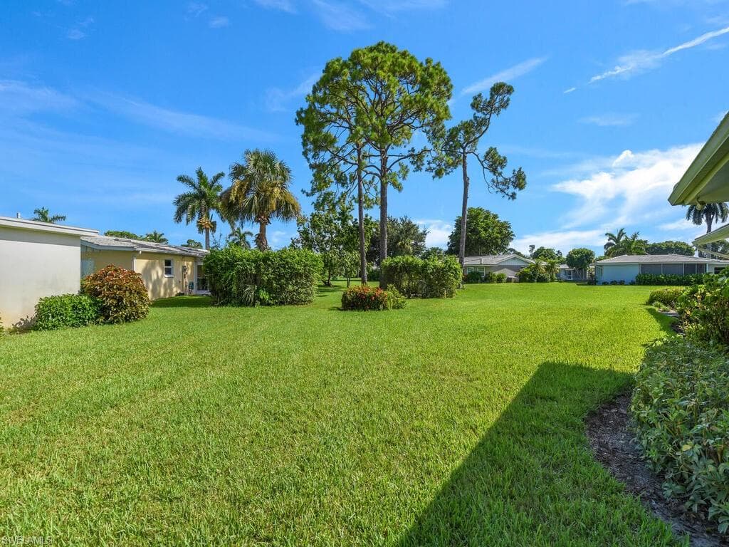 36 Lanai CIR # 36, NAPLES FL 34112-27