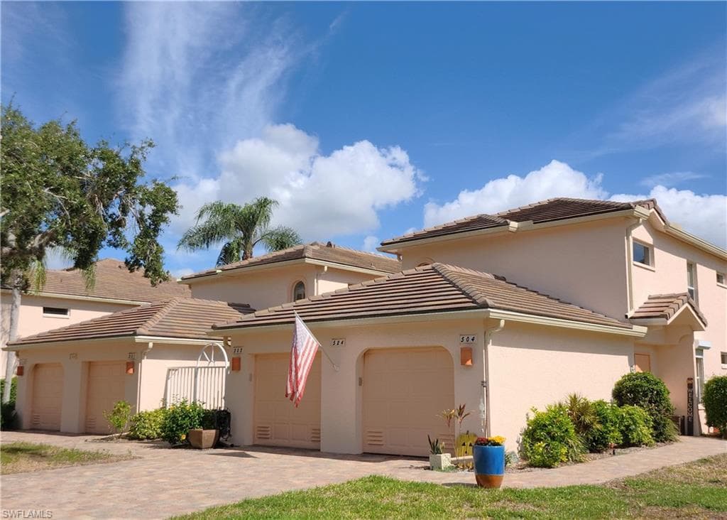 524 Lake Louise CIR # 504, NAPLES FL 34110-35