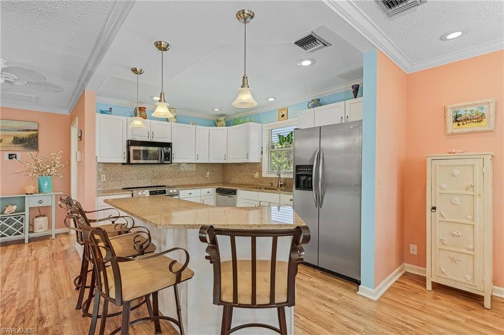 140 Bay Mar DR, FORT MYERS BEACH FL 33931-22