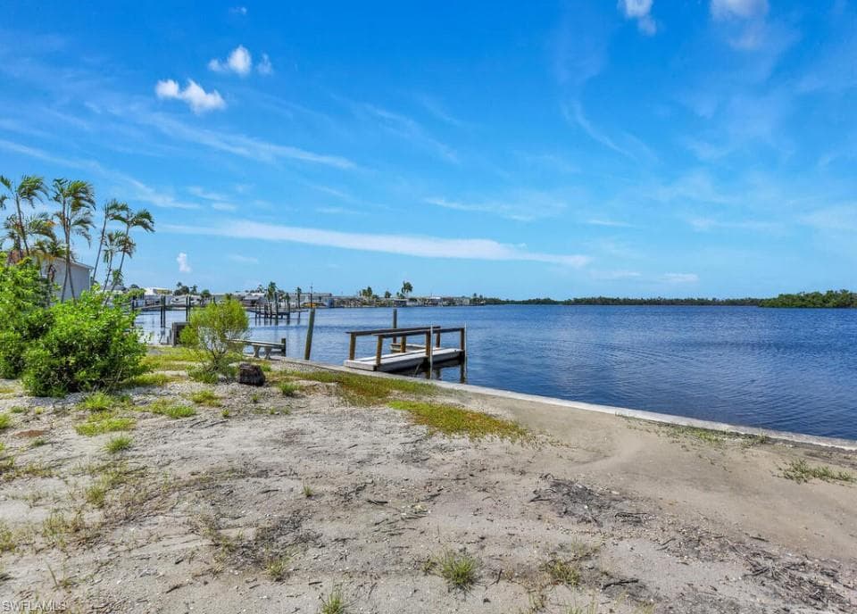 54 Oyster Bay LN, FORT MYERS BEACH FL 33931-16