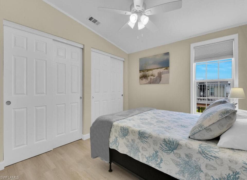 54 Oyster Bay LN, FORT MYERS BEACH FL 33931-8