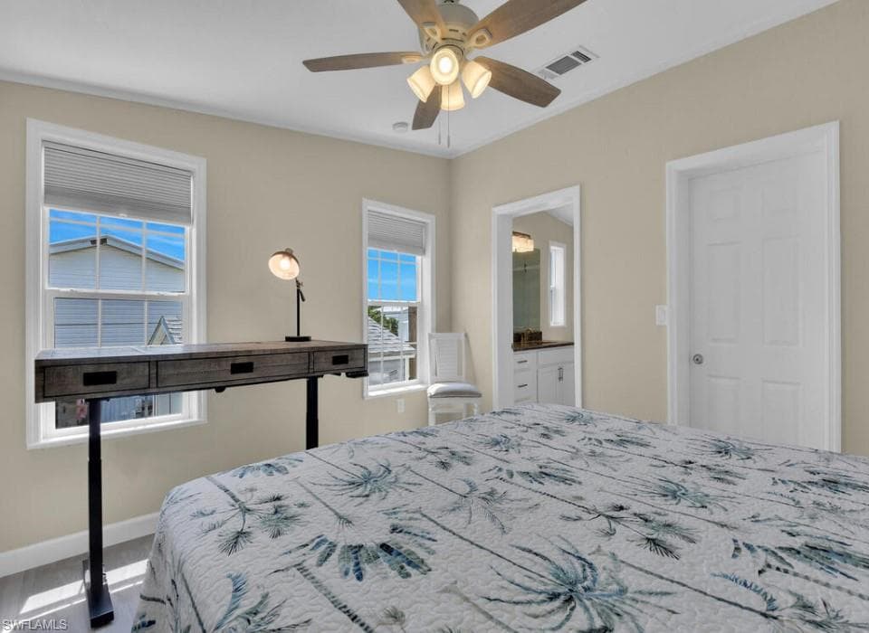 54 Oyster Bay LN, FORT MYERS BEACH FL 33931-10