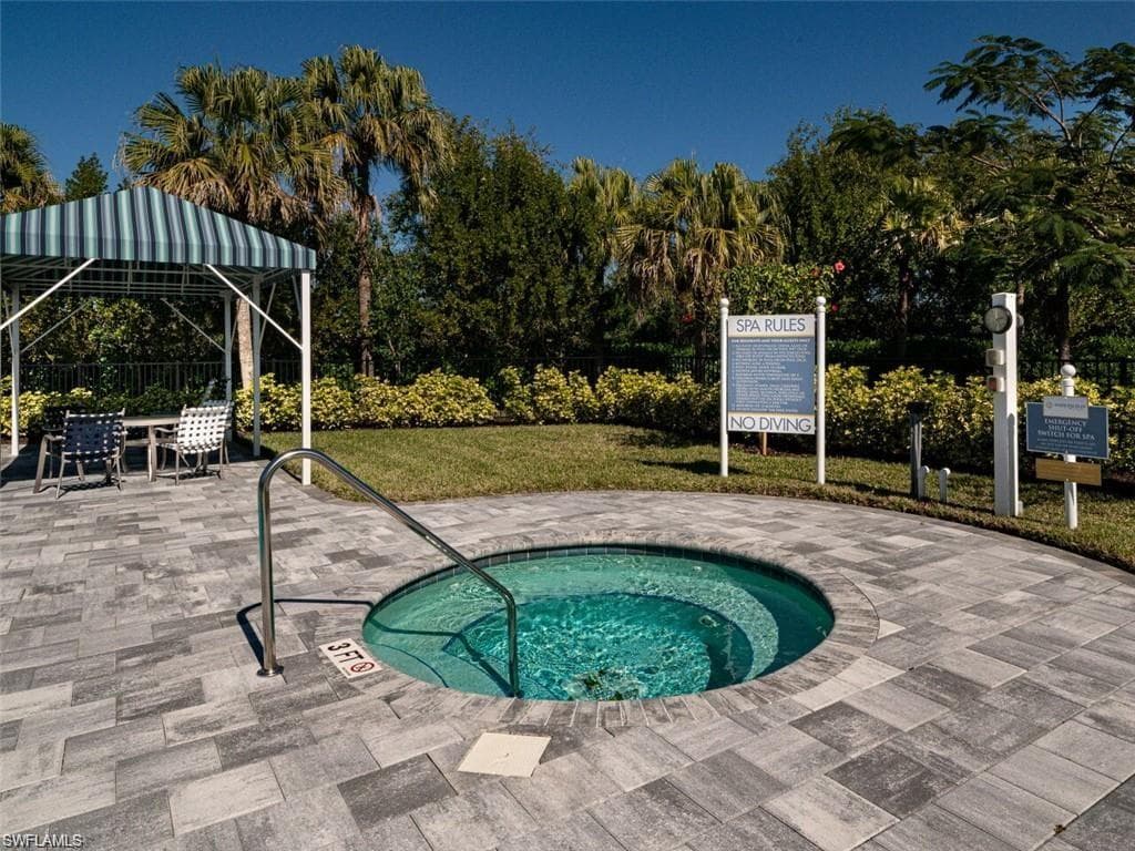 2279 Marquesa CIR, NAPLES FL 34112-21