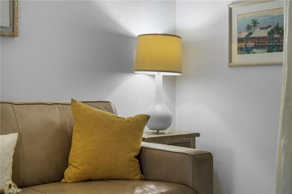 83 7th ST, BONITA SPRINGS FL 34134-46