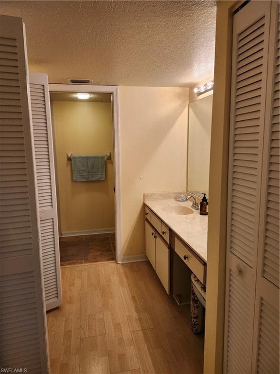 5885 Trailwinds DR 712-5