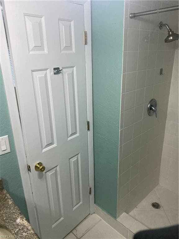 4629 Bayshore DR # J3, NAPLES FL 34112-22