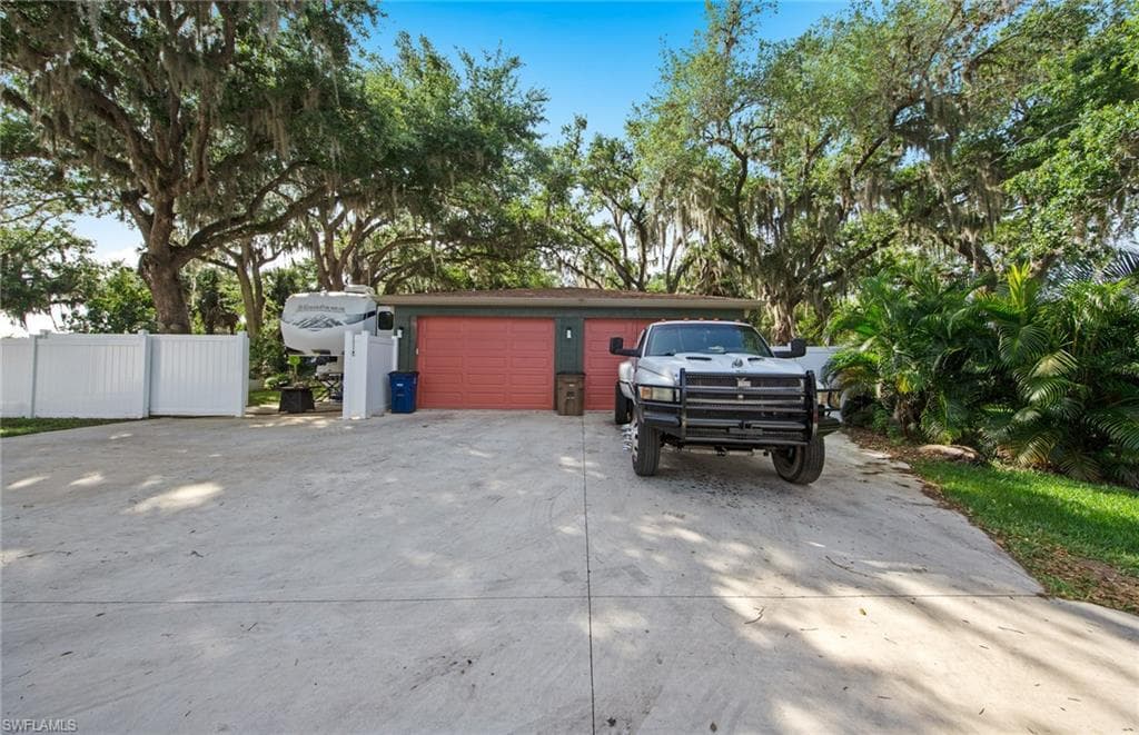 13782 River Forest DR, FORT MYERS FL 33905-19