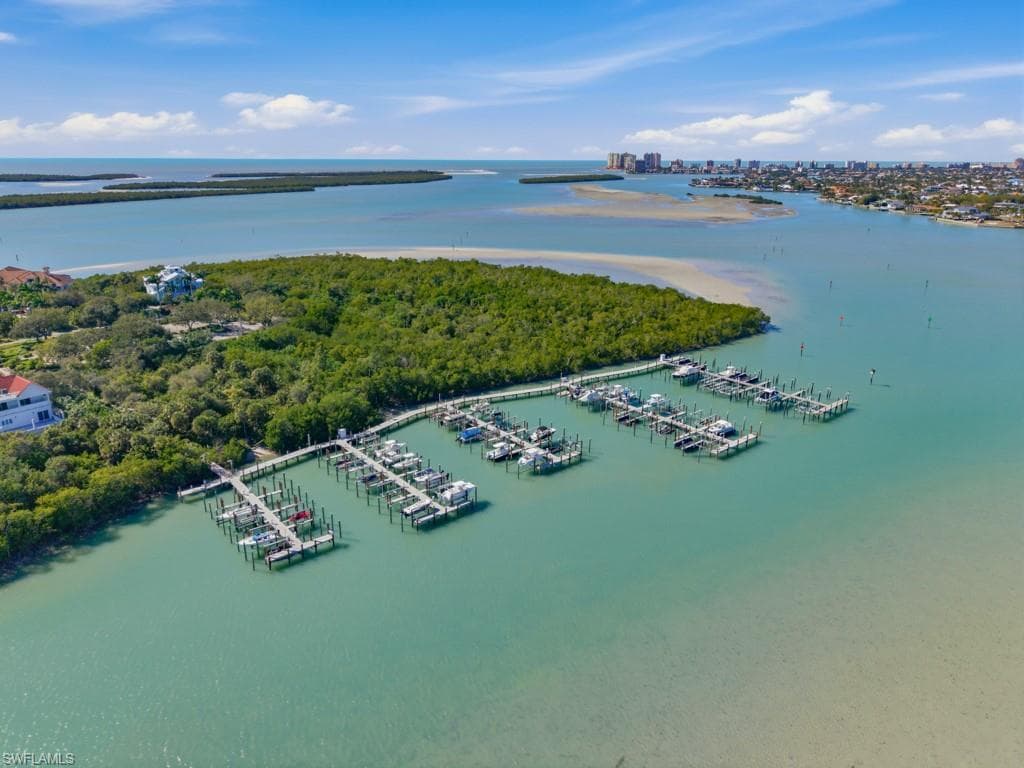 935 Whiskey Creek DR, MARCO ISLAND FL 34145-26