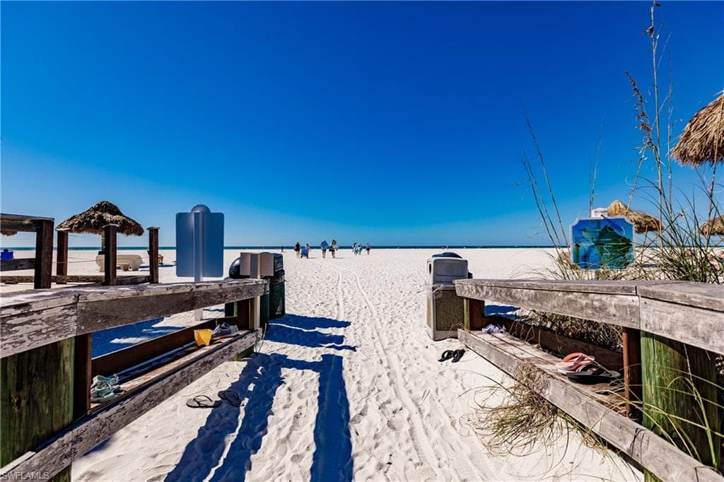 935 Whiskey Creek DR, MARCO ISLAND FL 34145-19