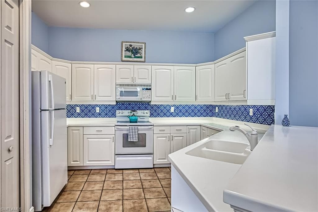 15100 Ports of Iona DR W-25