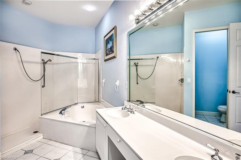 15100 Ports of Iona DR W-31