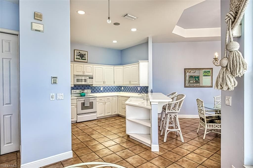 15100 Ports of Iona DR W-27