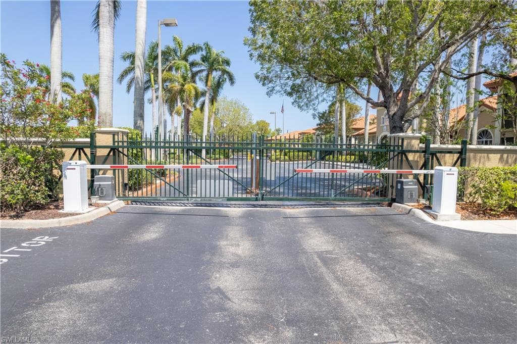 8930 Colonnades CT E # 612, BONITA SPRINGS FL 34135-35