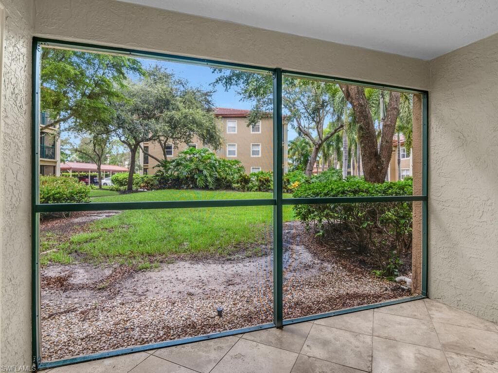 8930 Colonnades CT E # 612, BONITA SPRINGS FL 34135-13