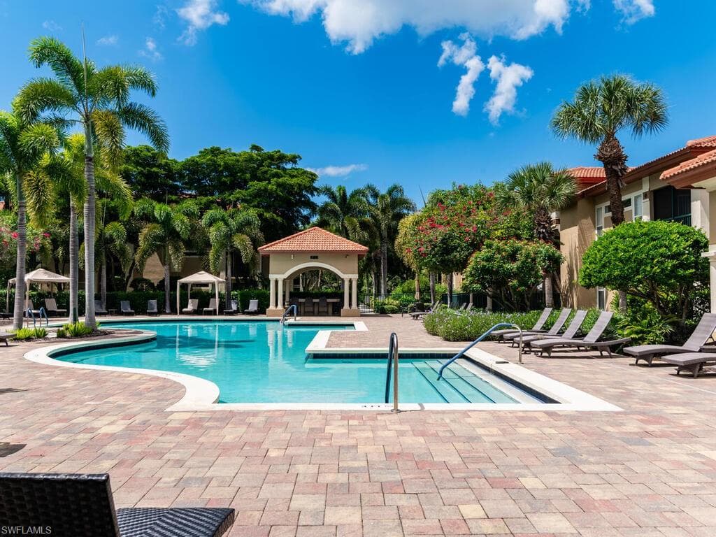 8930 Colonnades CT E # 612, BONITA SPRINGS FL 34135-30