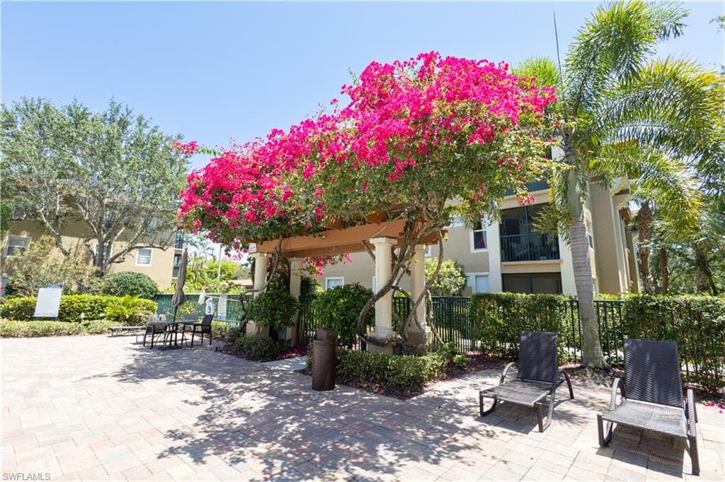 8930 Colonnades CT E # 612, BONITA SPRINGS FL 34135-28