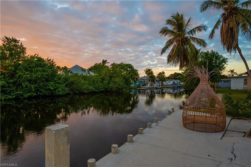 507 14th ST N, NAPLES FL 34102-31