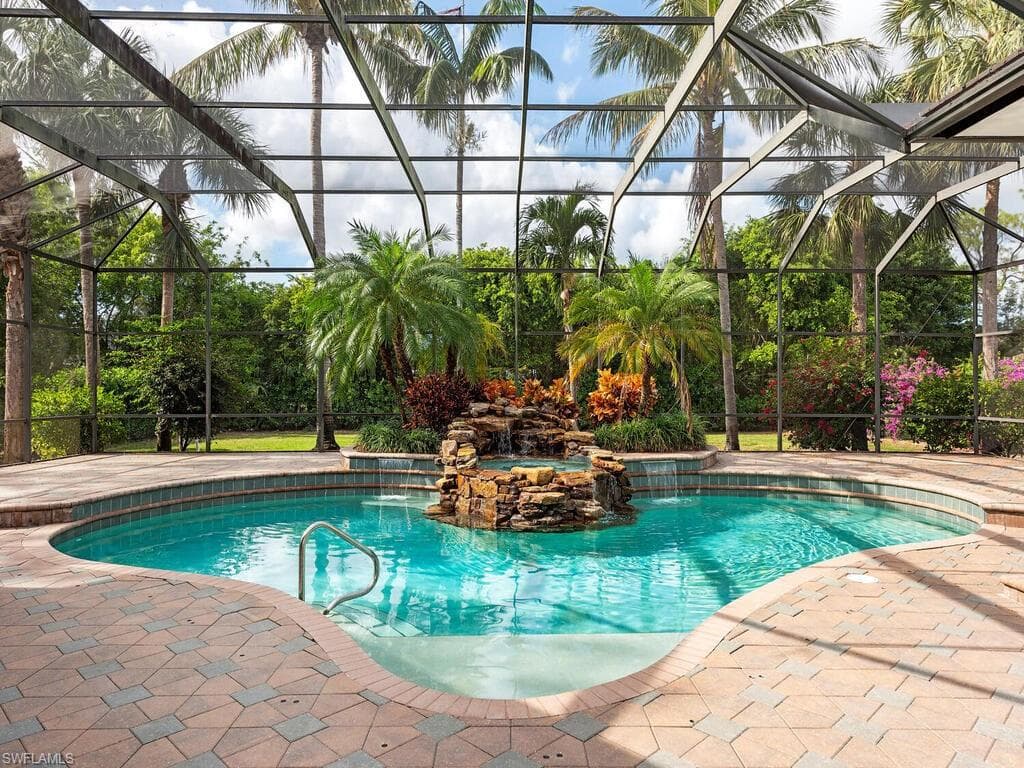9099 The LN, NAPLES FL 34109-22