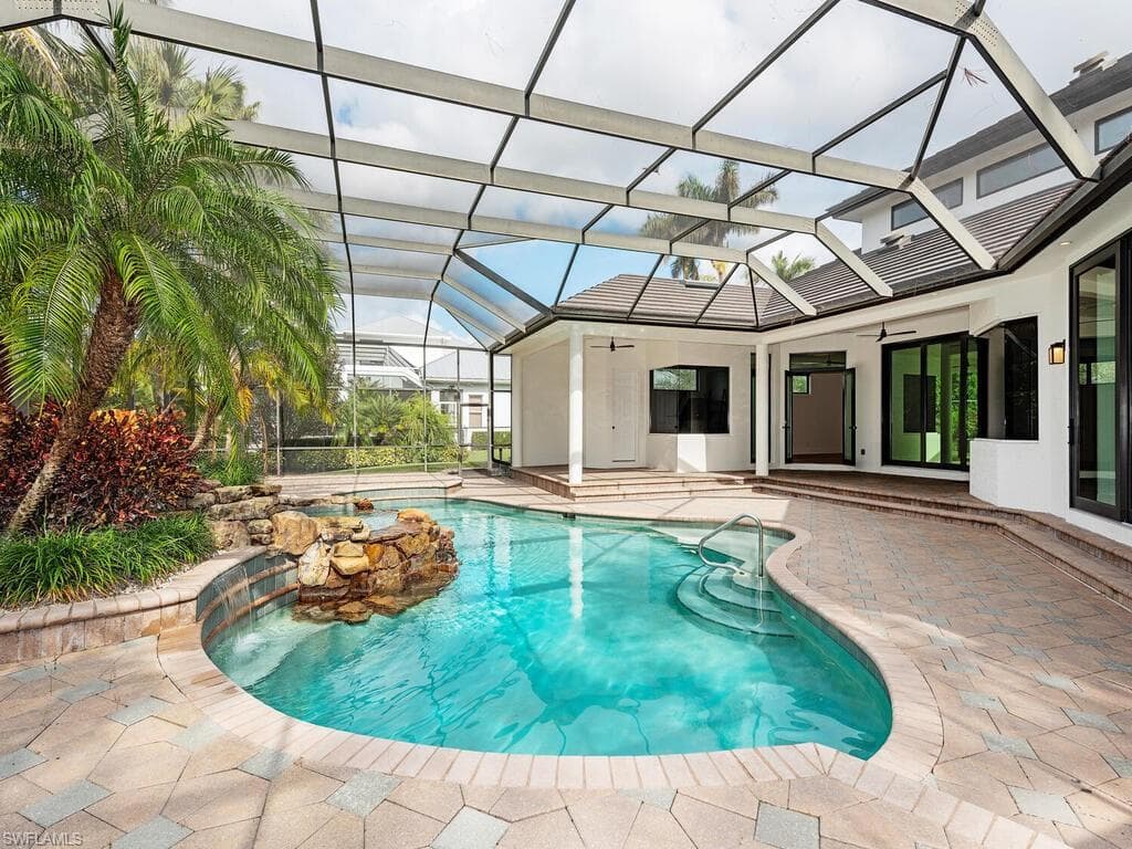 9099 The LN, NAPLES FL 34109-23