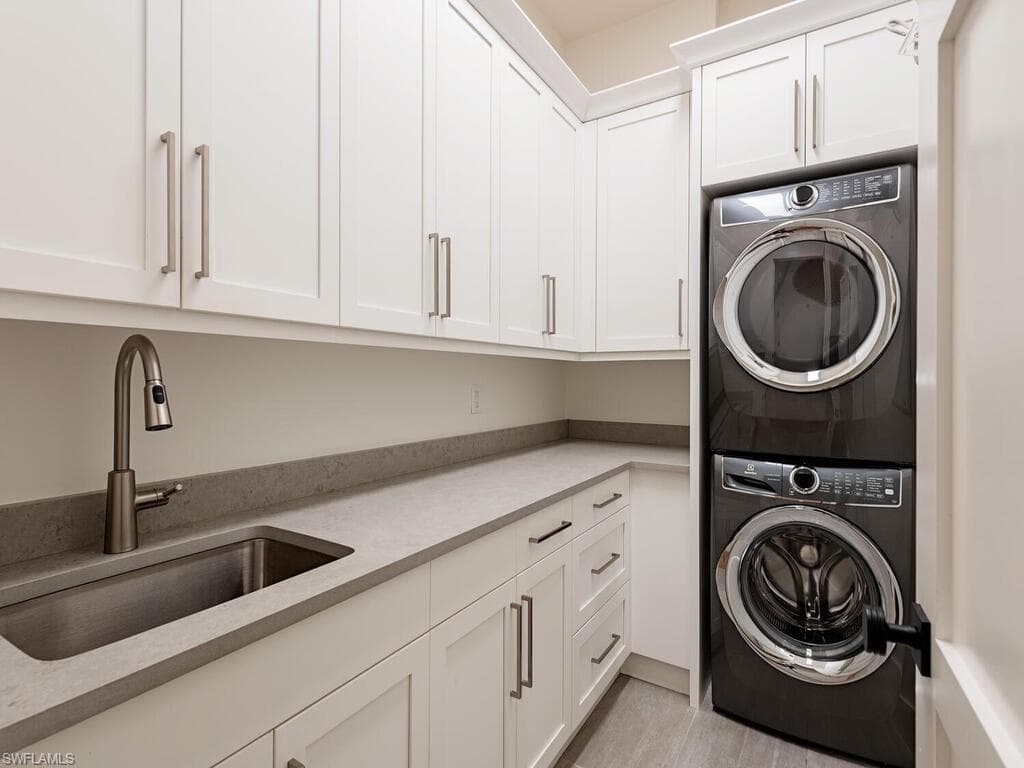 9099 The LN, NAPLES FL 34109-20