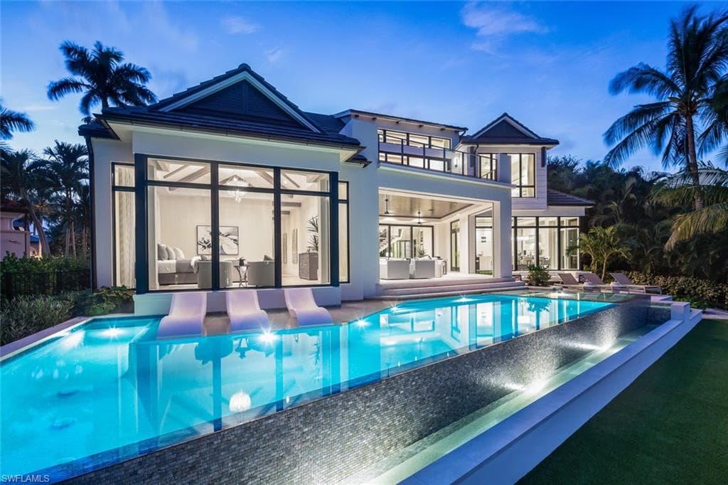 3131 Gin LN, NAPLES FL 34102-32