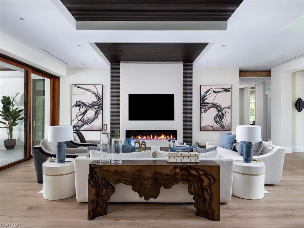 3131 Gin LN, NAPLES FL 34102-3