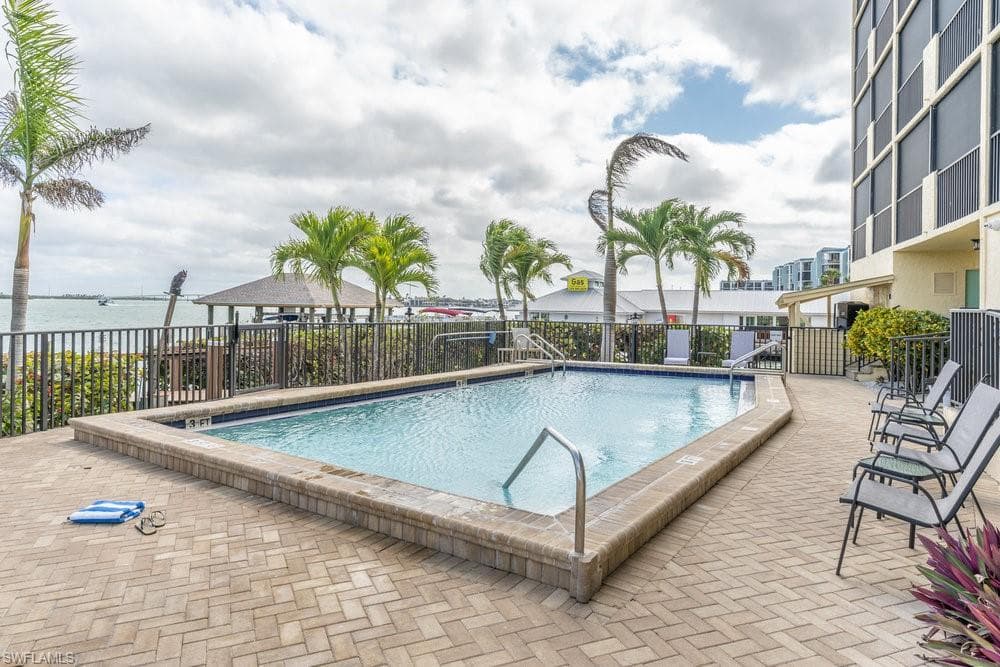10 Tampa PL 203-21