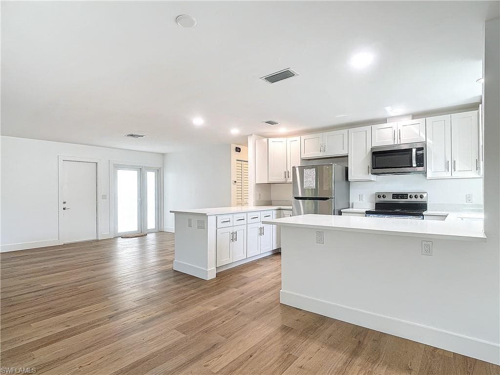 375 CARNABY CT # 54, NAPLES FL 34112-22