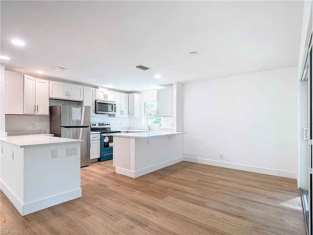 375 CARNABY CT # 54, NAPLES FL 34112-19