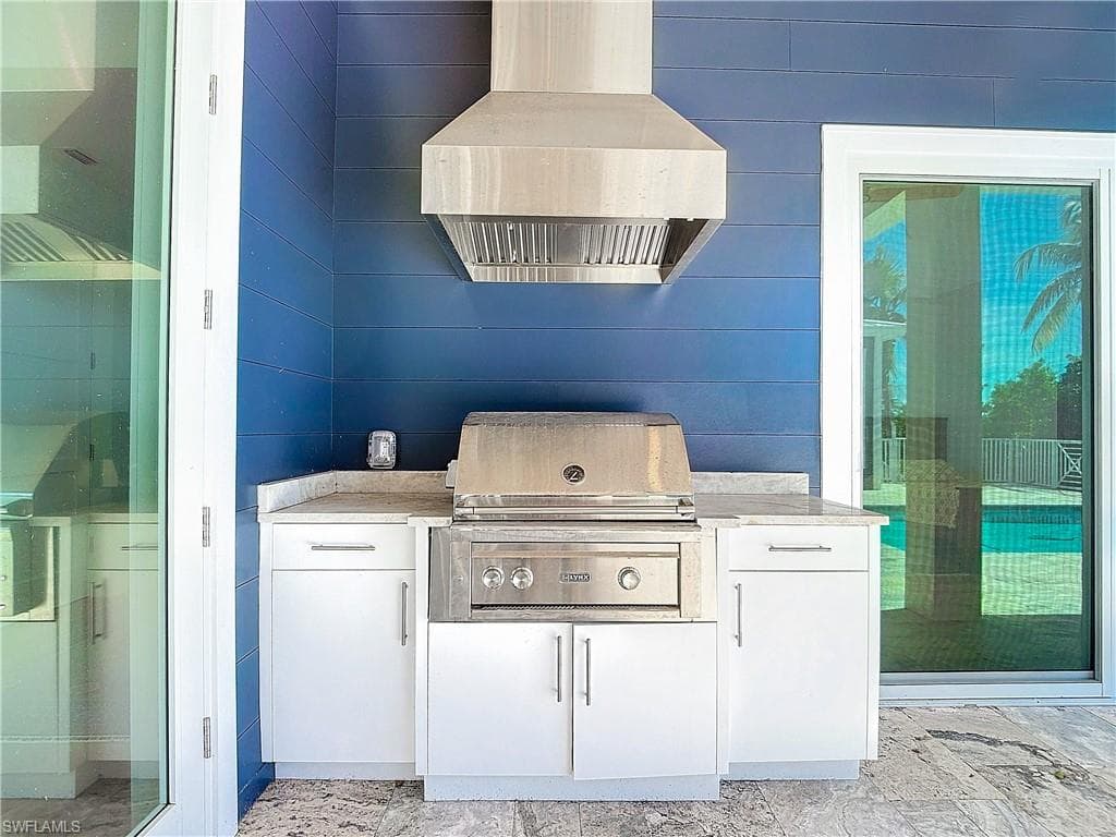 9345 Dimmick DR, SANIBEL FL 33957-42