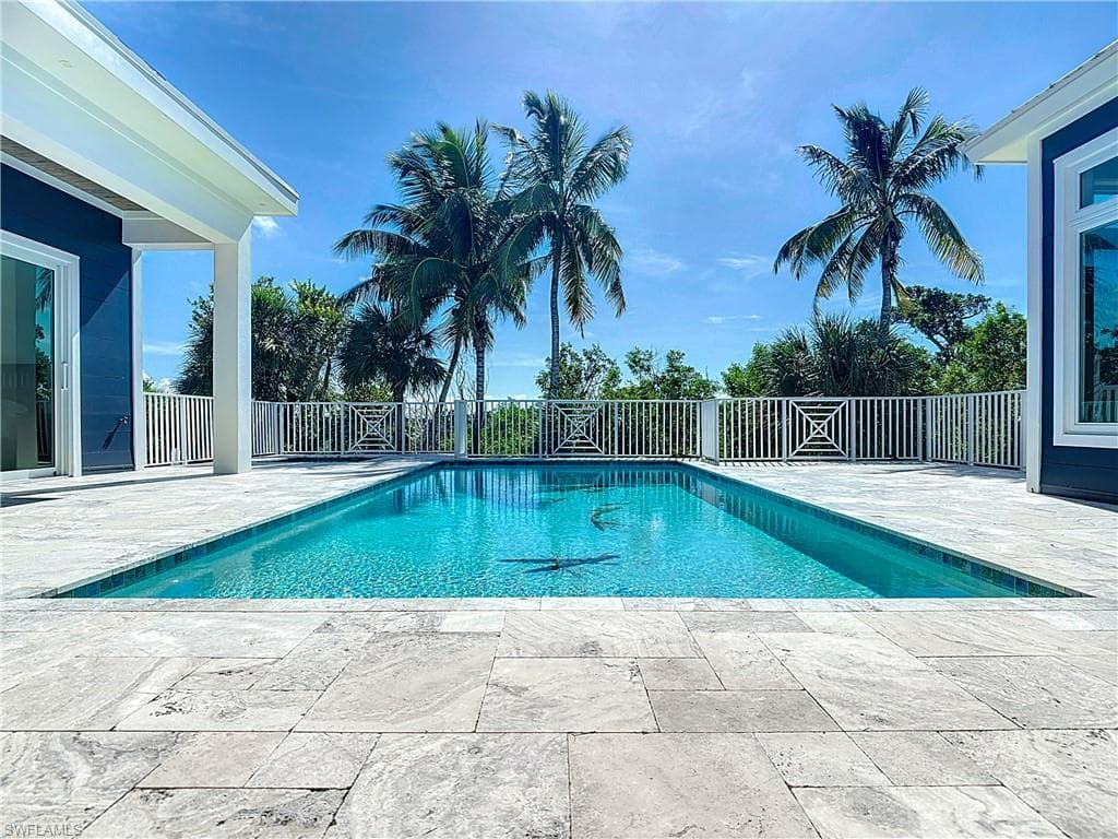 9345 Dimmick DR, SANIBEL FL 33957-2