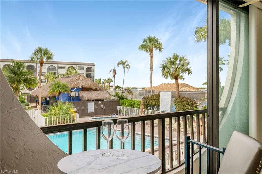 1007 Anglers CV # J204, MARCO ISLAND FL 34145-1