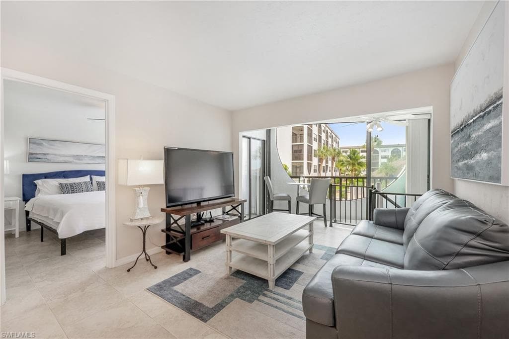 1007 Anglers CV # J204, MARCO ISLAND FL 34145-3