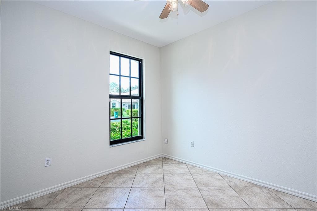 7670 Meadow Lakes DR # 1501, NAPLES FL 34104-13