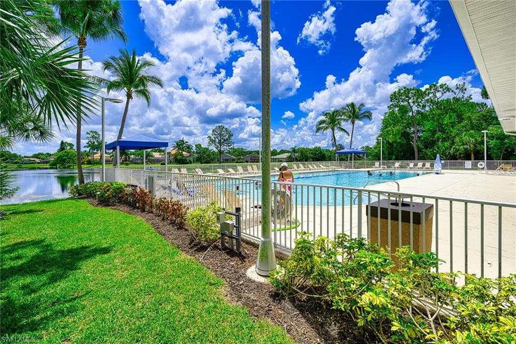 7670 Meadow Lakes DR # 1501, NAPLES FL 34104-20